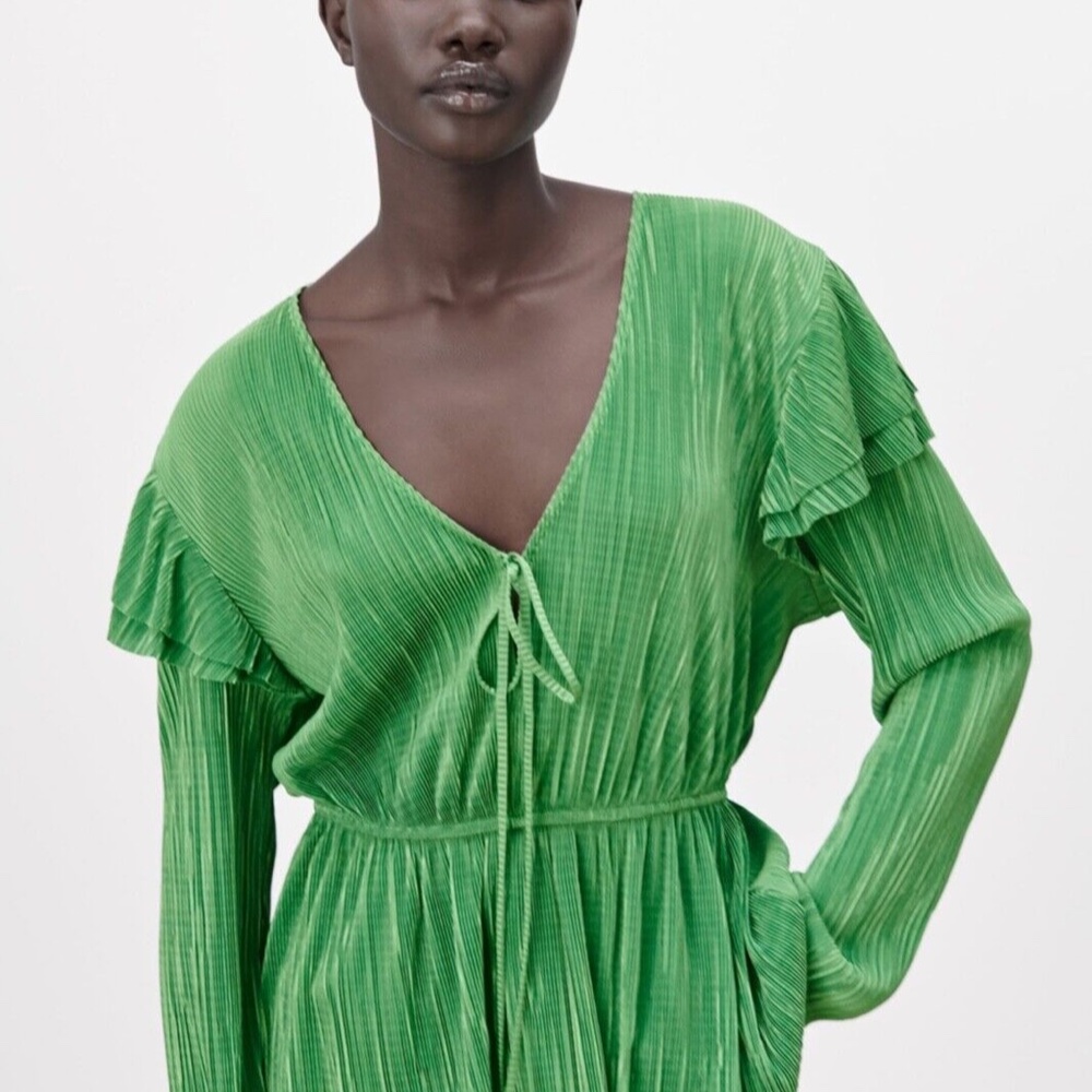 NWT M ZARA RUFFLED PLEATED BLOUSE EMERALD GREEN